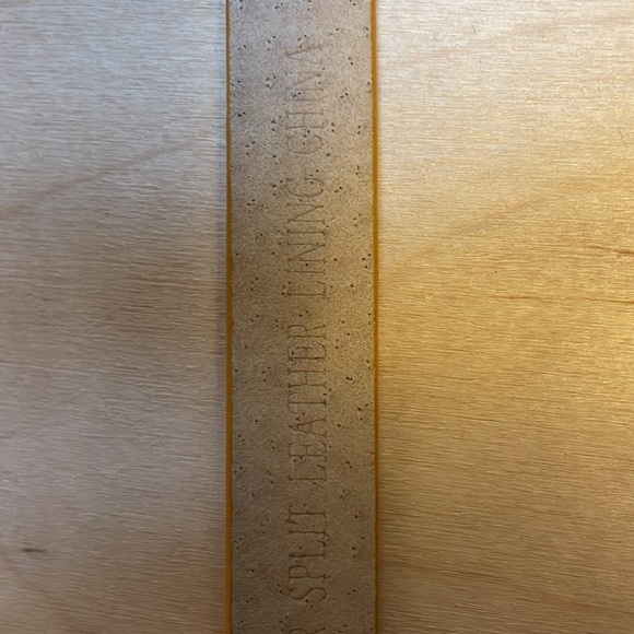 Coldwater Creek women’s thin faux snakeskin yellow belt size L - Picture 6 of 7